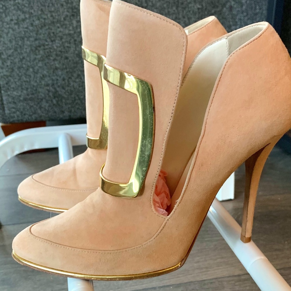BALMAIN high heels with gold metal rings in light pink/nude color size US 7 / EU